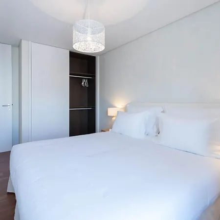 Cedofeita Sunny - Balcony & Parking * Porto