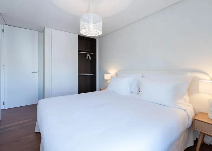 Cedofeita Sunny - Balcony & Parking * Oporto