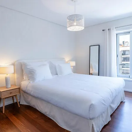 Cedofeita Sunny - Balcony & Parking Oporto