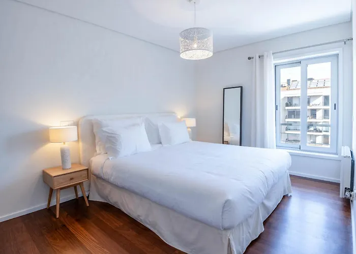 Cedofeita Sunny - Balcony & Parking Oporto